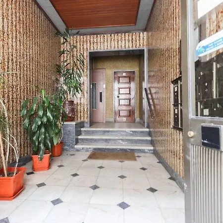 Stylish With Private Terrace And Garage Апартаменты *