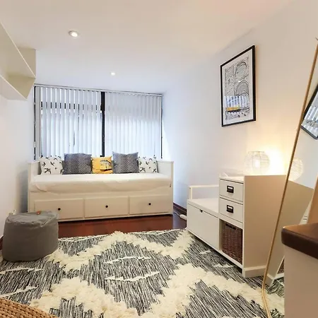 Апартаменты Stylish With Private Terrace And Garage Лиссабон